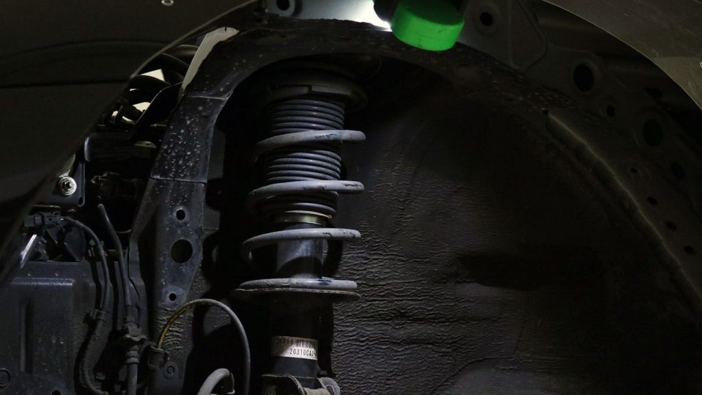 تشخیص خرابی کمک فنر